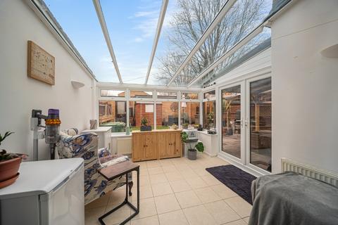 28 Chapel Wood, New Ash Green, Longfield, DA3 8RA