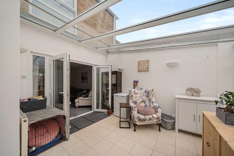 28 Chapel Wood, New Ash Green, Longfield, DA3 8RA