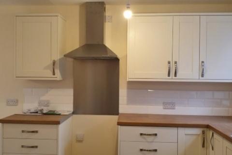 3 bedroom terraced house to rent, London Road, Osbournby NG34