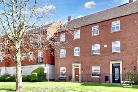 40 Thacker Drive, Lichfield, WS13 6NS