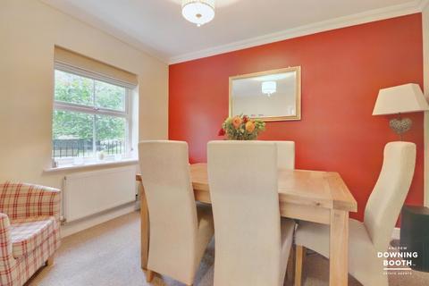 40 Thacker Drive, Lichfield, WS13 6NS