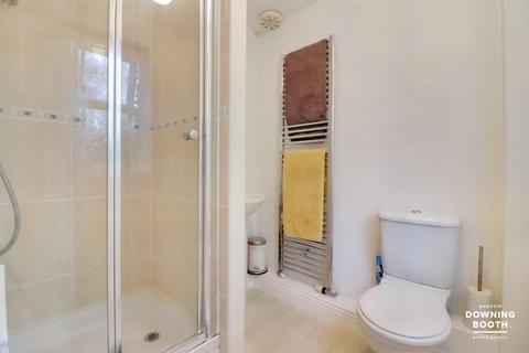 40 Thacker Drive, Lichfield, WS13 6NS