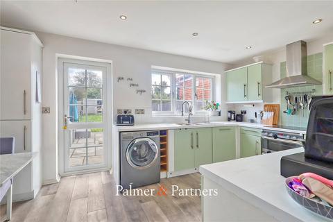 17 Poplar Close, Chelmsford, CM2 9NB