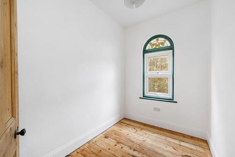2 bedroom apartment to rent, Cedars Road Chiswick