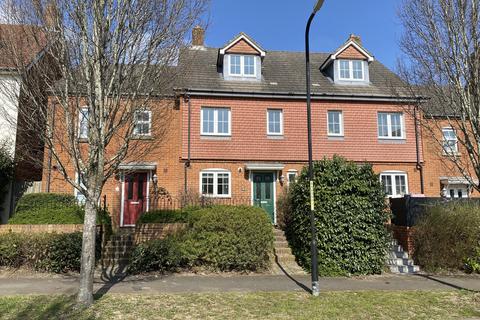 12 Violet Way, Kingsnorth, Ashford, TN23 3GH