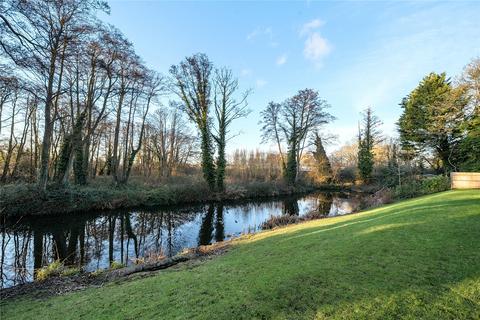 2 bedroom flat for sale, Oatlands Drive, Weybridge, Surrey, KT13
