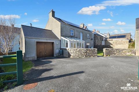 4 bedroom detached house for sale, Nun Street, St. Davids