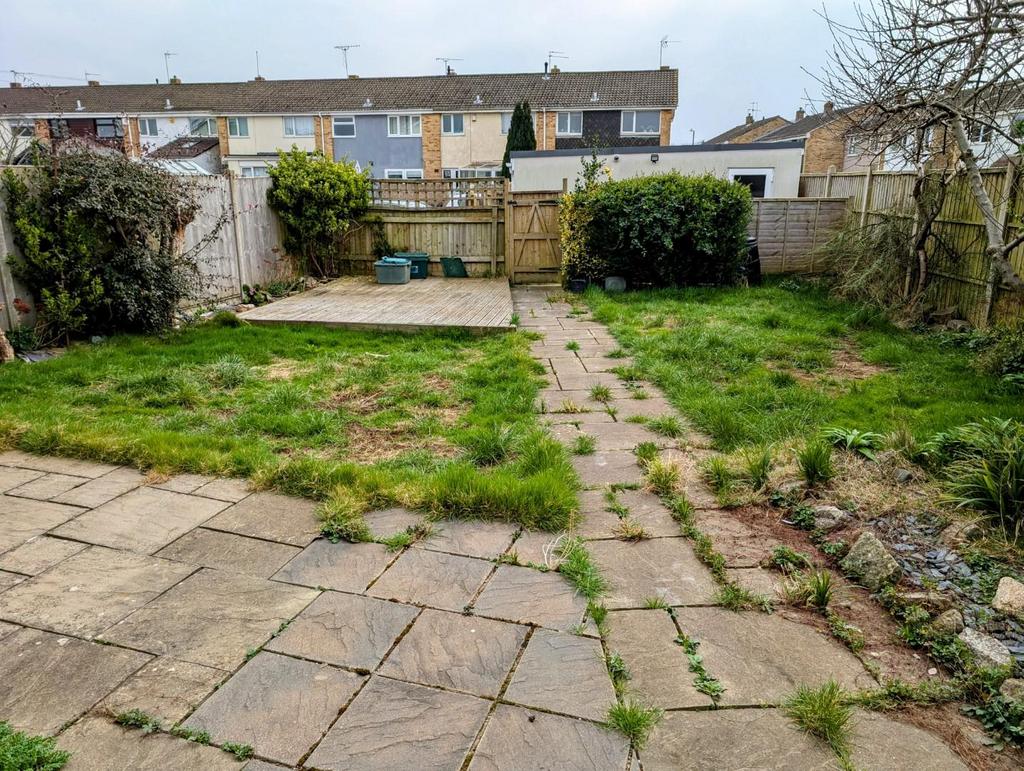 31 Quedgeley garden shot.jpg