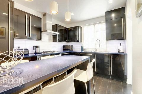 3 bedroom end of terrace house for sale, Stanhope Road, Greenford