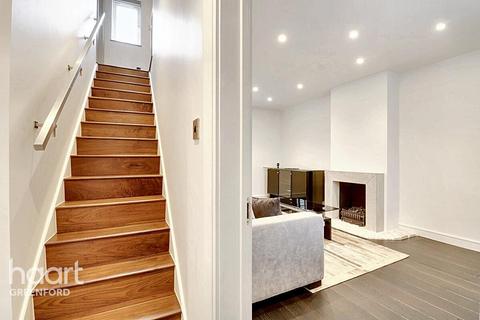 3 bedroom end of terrace house for sale, Stanhope Road, Greenford