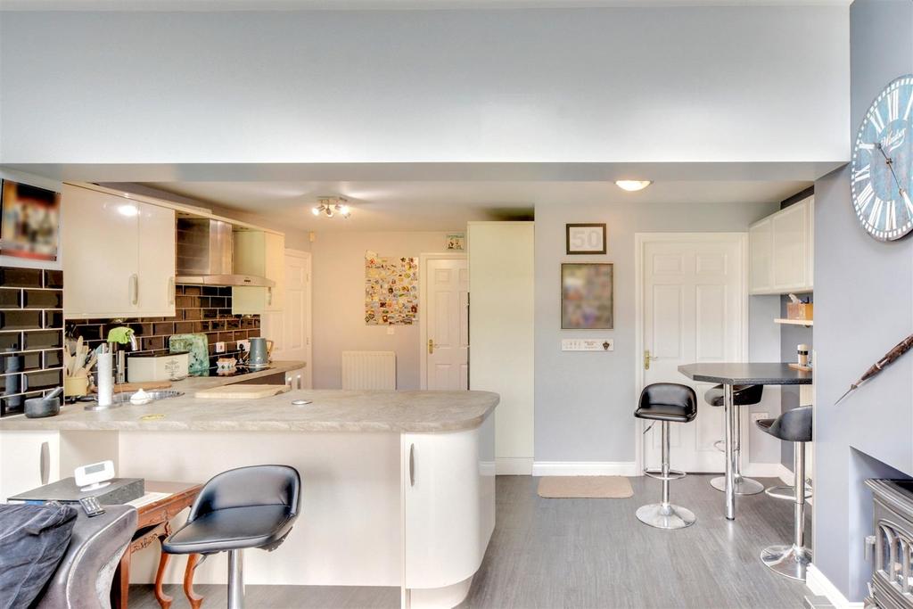 Kitchen 6.jpeg