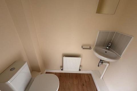 2 bedroom terraced house to rent, Elton Street, Corby NN17