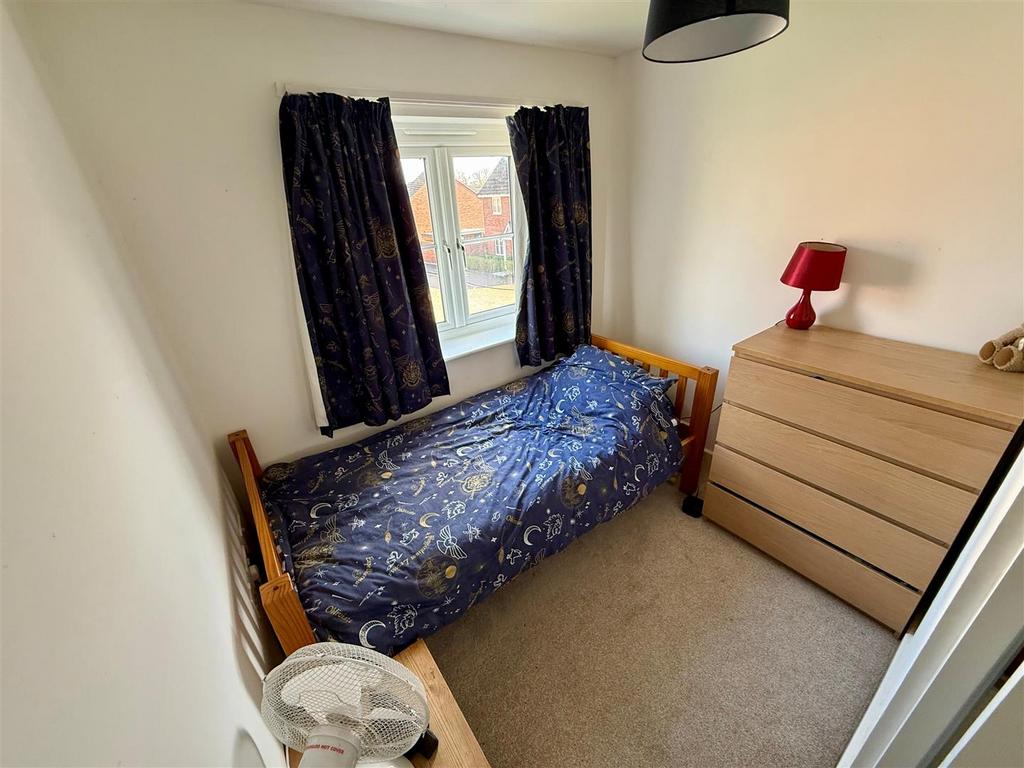 NW2 Bed3.jpg