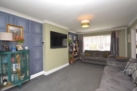 219 Downs Road, Folkestone, CT19 5PX