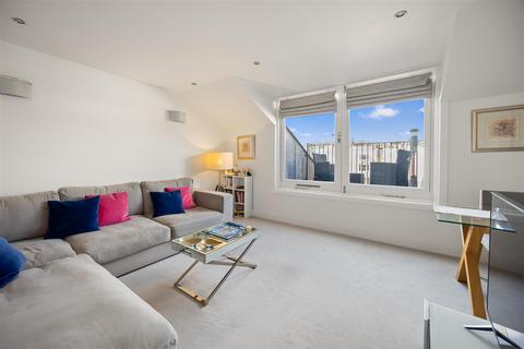 18e Belsize Park, London, NW3 4DU