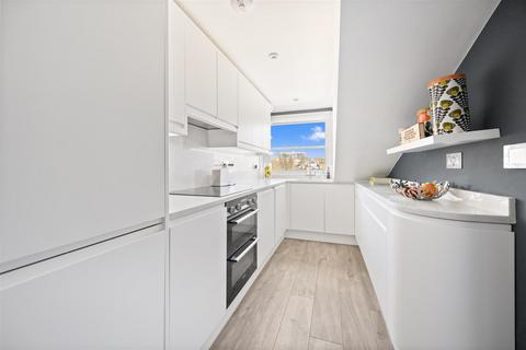 18e Belsize Park, London, NW3 4DU