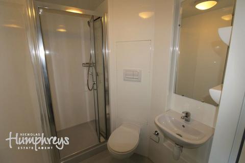 Studio to rent, Cardinal House, Bridge Road B8