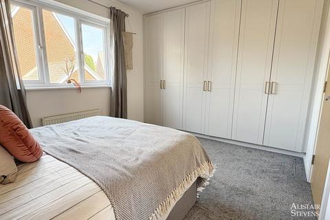 2 Broomes Park, Chadderton, Oldham, OL9 9GH