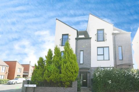 62 Brearley Drive, Sheffield, S5 8BF