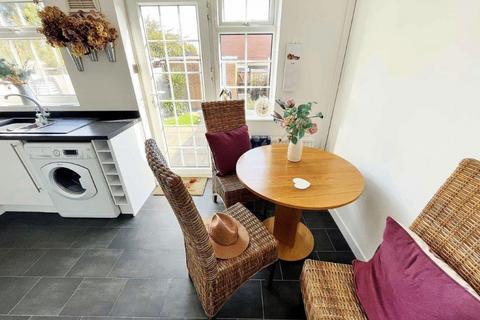 2 bedroom terraced house to rent, Clarehaven, Stapleford. NG9 7JF