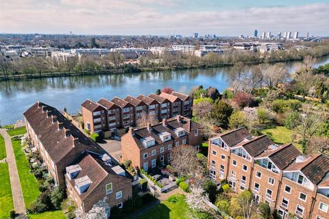 4 bedroom townhouse for sale, Chiswick Staithe, Chiswick, W4