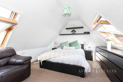Flat 4, 11 Queens Road, Bournemouth, BH2 6BA