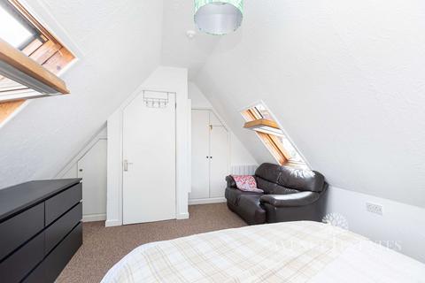 Flat 4, 11 Queens Road, Bournemouth, BH2 6BA
