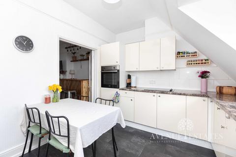 Flat 4, 11 Queens Road, Bournemouth, BH2 6BA