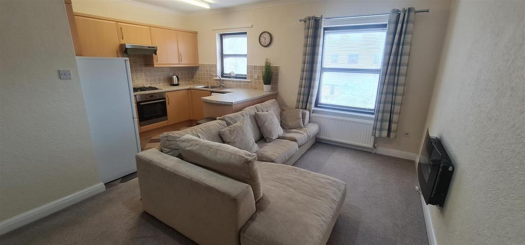 Open plan living room/dining/kitchen