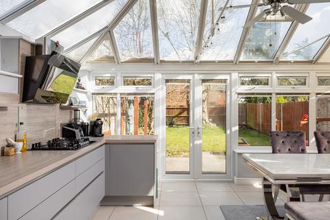 3 bedroom detached house for sale, Benhams Drive, Horley, Surrey, RH6