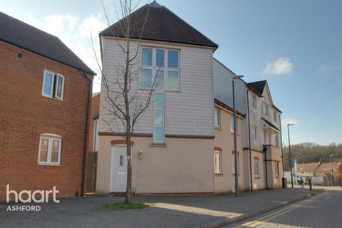 2 bedroom maisonette for sale