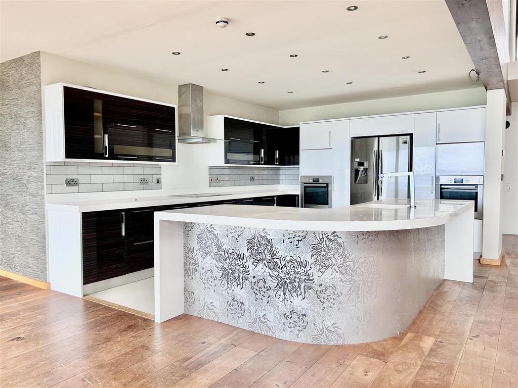 KITCHEN.jpeg