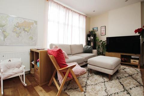 2 bedroom flat to rent, Longmead Avenue, Bristol BS7