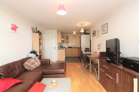 2 bedroom apartment to rent, Maltings Close, Bow, E3
