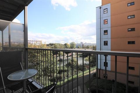 2 bedroom apartment to rent, Maltings Close, Bow, E3