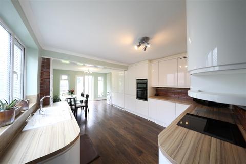 6 bedroom terraced house for sale, Westbourne Avenue, HU5