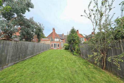 6 bedroom terraced house for sale, Westbourne Avenue, HU5