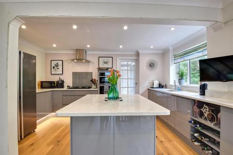 31 Haffenden Road, Tenterden, TN30 6QE