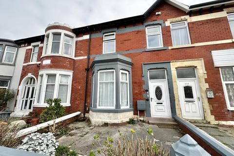 2 bedroom apartment for sale, Warbreck Drive, Blackpool FY2