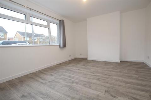 3 bedroom semi-detached house to rent, Cumberland Avenue, Chandler's Ford, Eastleigh