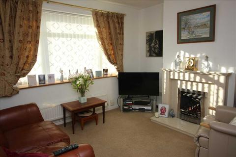 2 bedroom bungalow for sale, George Street, Clapham