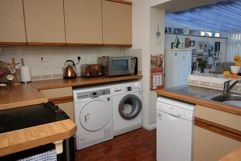 2 bedroom bungalow for sale, George Street, Clapham