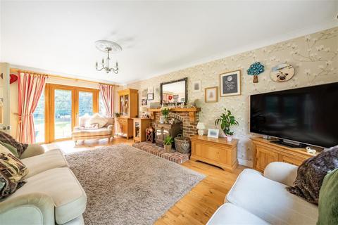 undefined, Felmersham, Bedford MK43