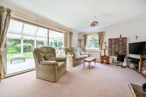 5 Windsor Gardens, Bedford, MK40 3BU