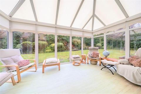 5 Windsor Gardens, Bedford, MK40 3BU