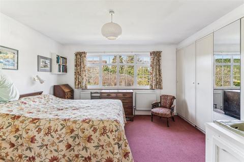 3 bedroom detached house for sale, Merry Hill Road, Bushey