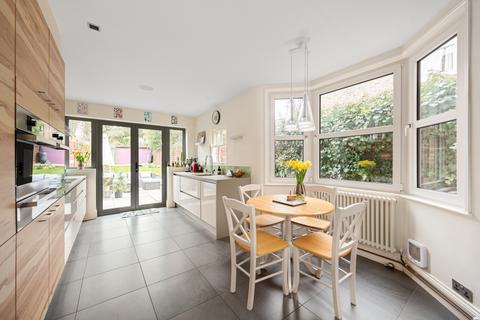 3 bedroom semi-detached house for sale, Charlton Lane, Greenwich SE7