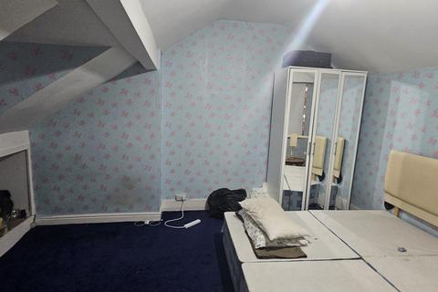 4 bedroom end of terrace house for sale, Goldsmith Road, Birmingham B14
