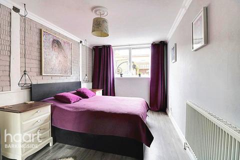 1 bedroom maisonette for sale, Tiptree Crescent, Clayhall