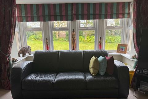 6 Danehurst Close, Egham, TW20 9PX